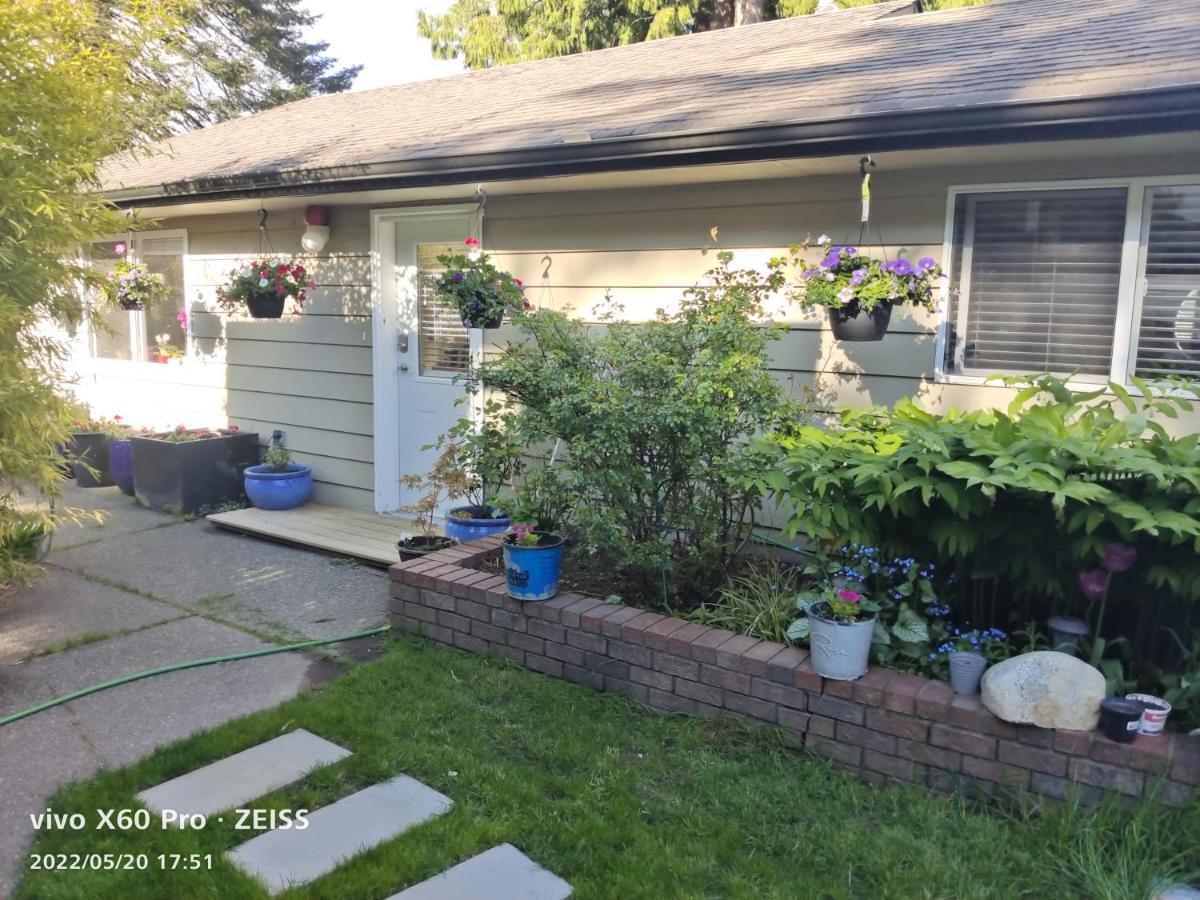 Romantic Homestay Coquitlam Exterior foto